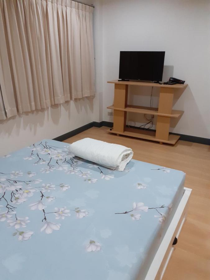 Baansu Hostel Банкок Екстериор снимка