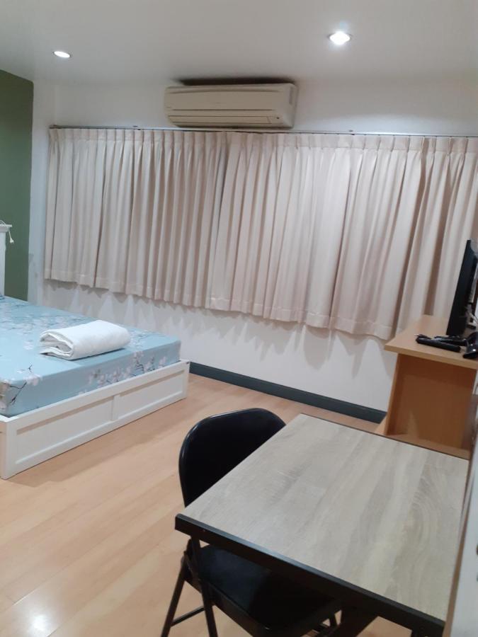 Baansu Hostel Банкок Екстериор снимка