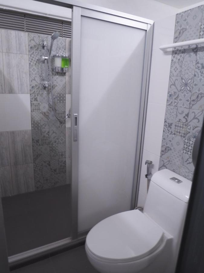 Baansu Hostel Банкок Екстериор снимка