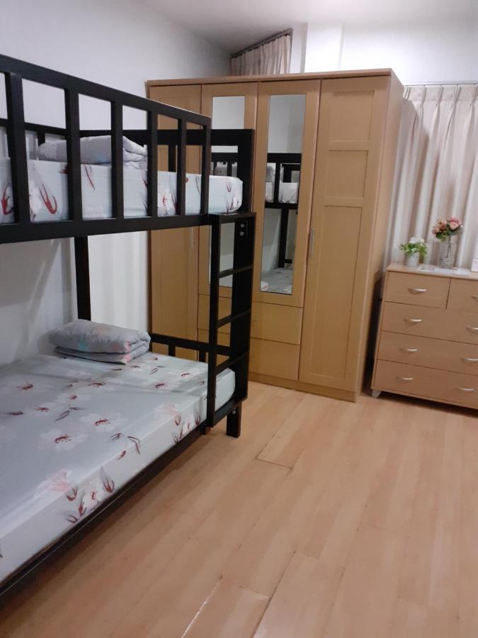 Baansu Hostel Банкок Екстериор снимка
