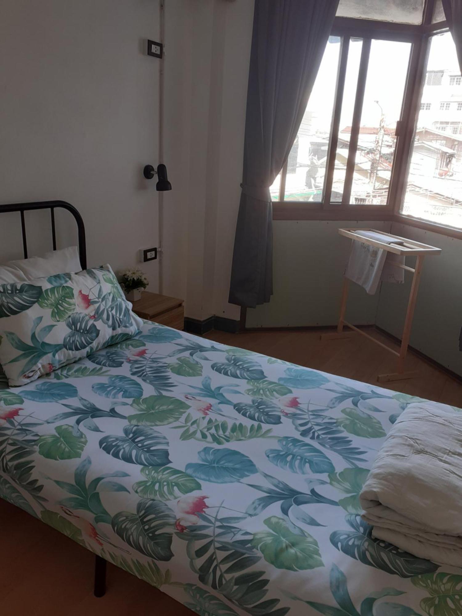 Baansu Hostel Банкок Екстериор снимка