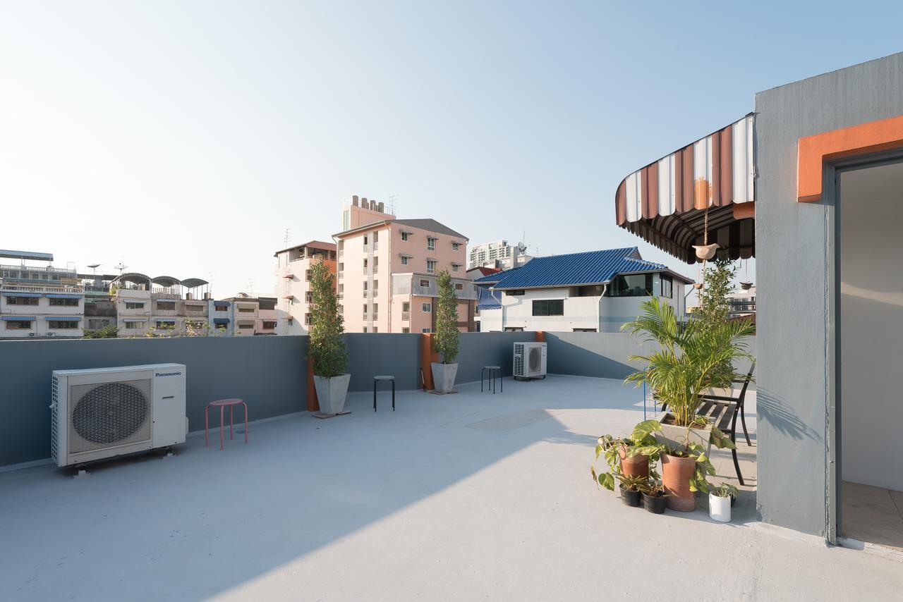 Baansu Hostel Банкок Екстериор снимка